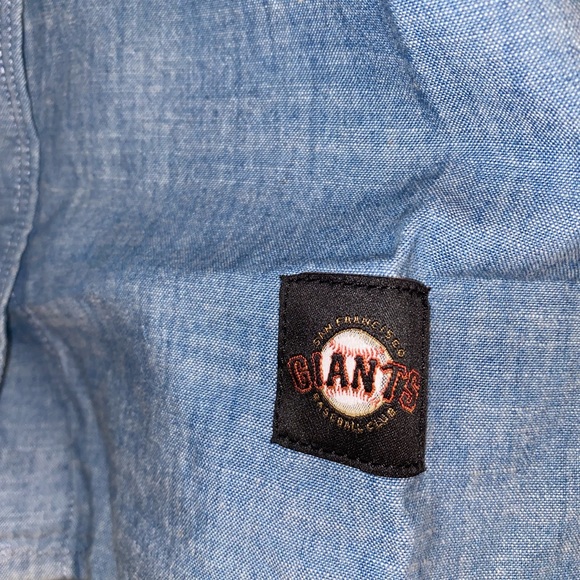 San Francisco Giants Levi's Women's Chambray Long Sleeve Button-Up - Blue XL - Picture 2 of 4